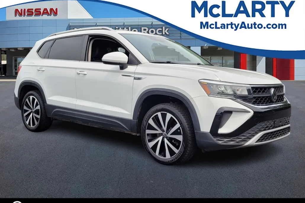 2023 Volkswagen Taos SE photo 1
