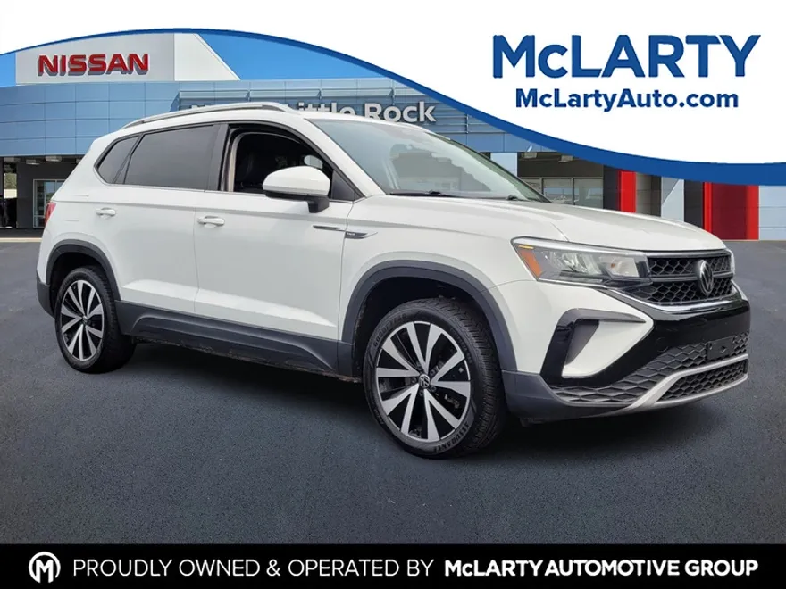 2023 Volkswagen Taos SE photo 1