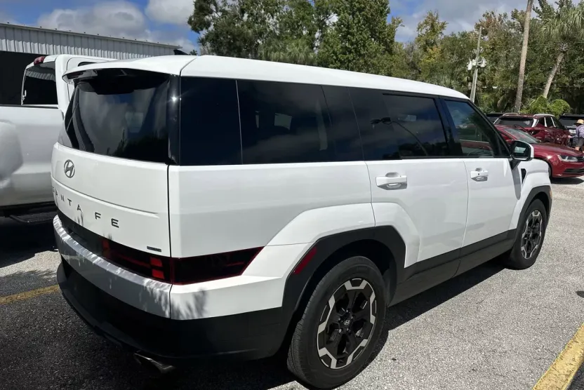 2025 Hyundai Santa Fe SE photo 1
