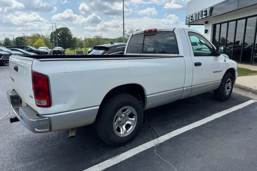 2004 Dodge Ram SLT photo 1
