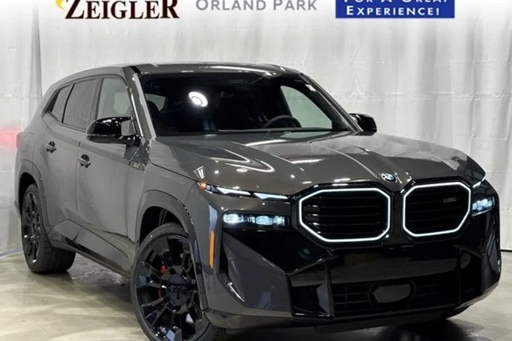 2025 Bmw XM photo 1