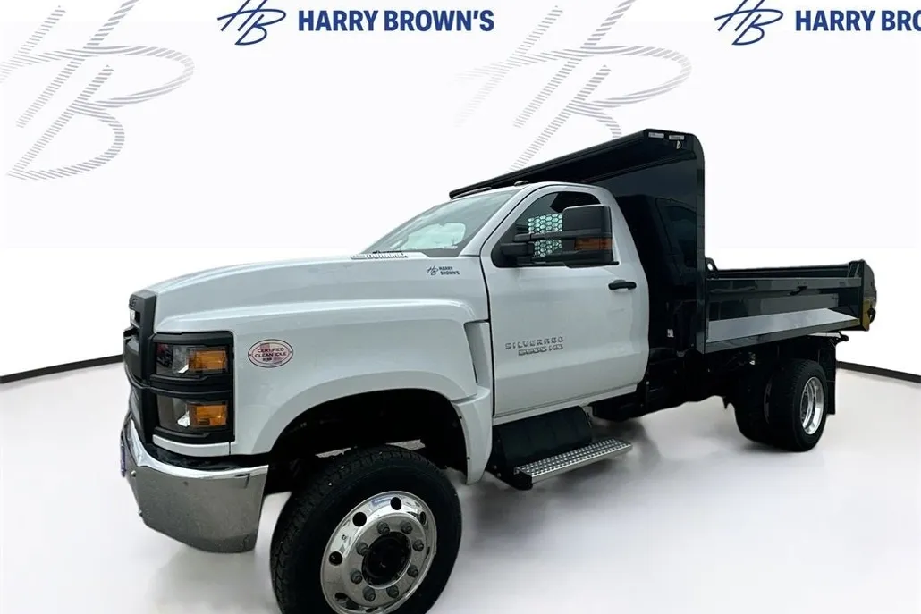 2024 Chevrolet Silverado 5500HD Work Truck photo 1
