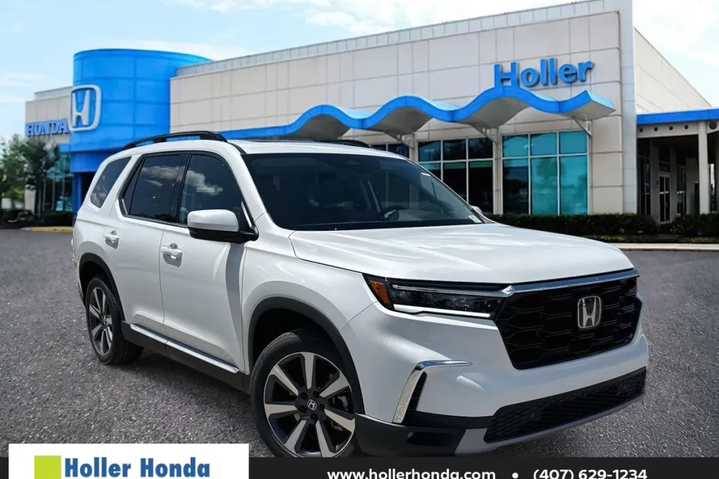 2025 Honda Pilot Touring photo 1