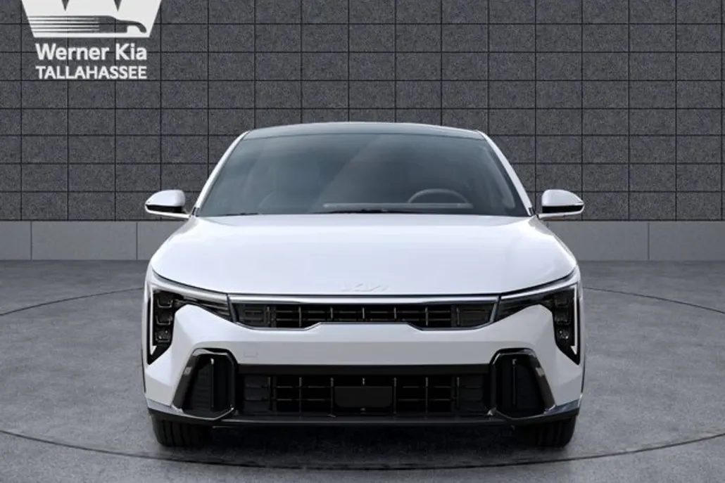 2025 Kia K4 GT-Line photo 1