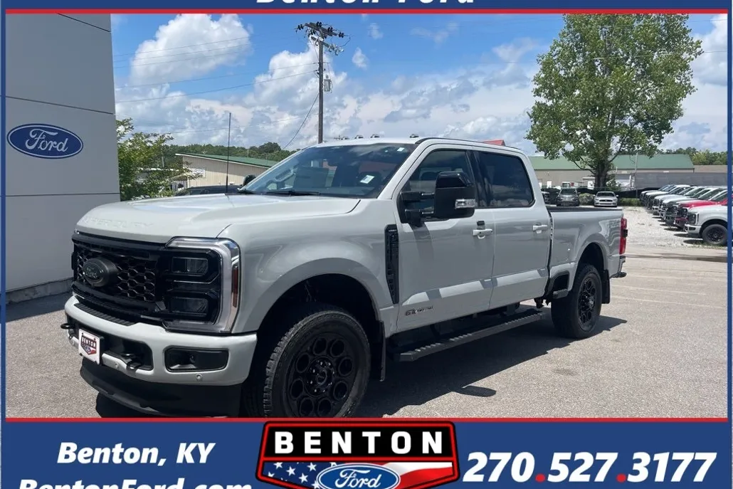 2025 Ford F-250 Lariat photo 1