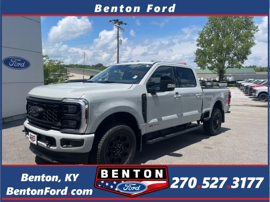 2025 Ford F-250 Lariat photo 1