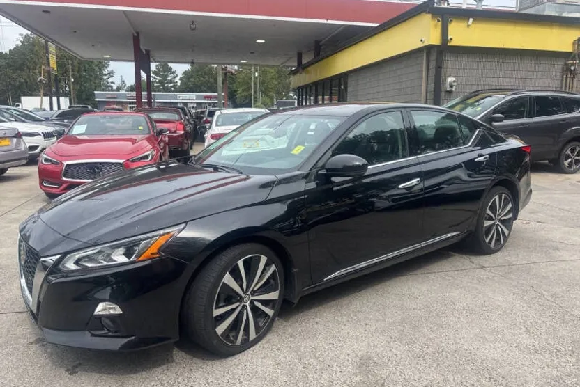 2020 Nissan Altima 2.5 Platinum photo 1