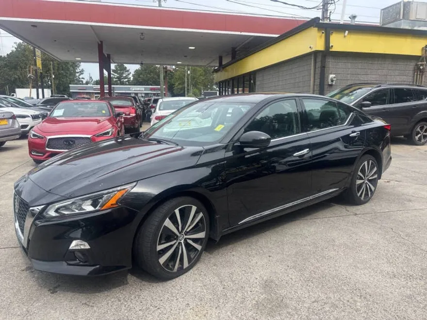 2020 Nissan Altima 2.5 Platinum photo 1