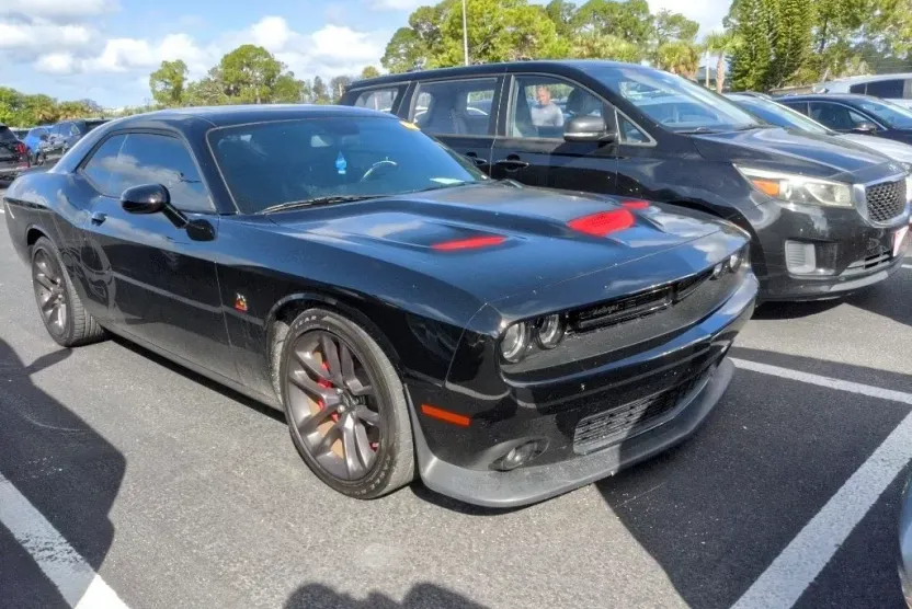 2022 Dodge Challenger R/T Scat Pack photo 1