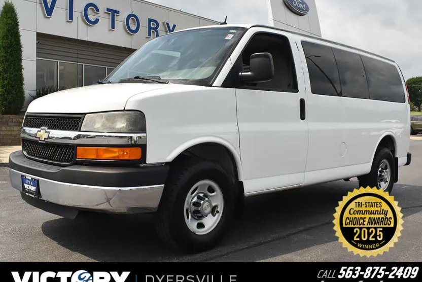 2014 Chevrolet Express 2500 LT photo 1