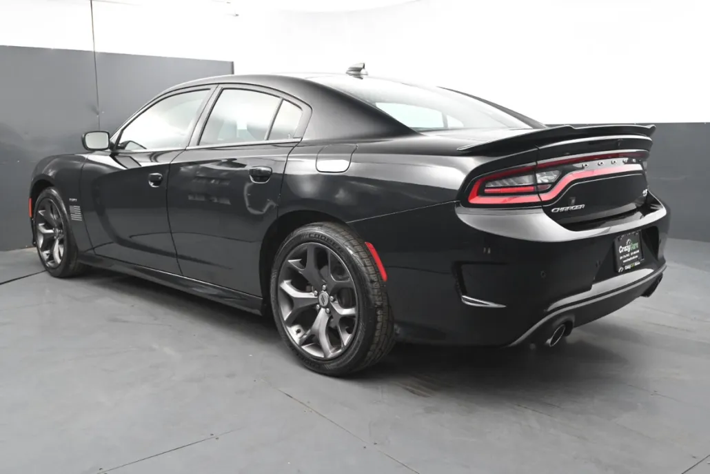 2019 Dodge Charger R/T photo 1
