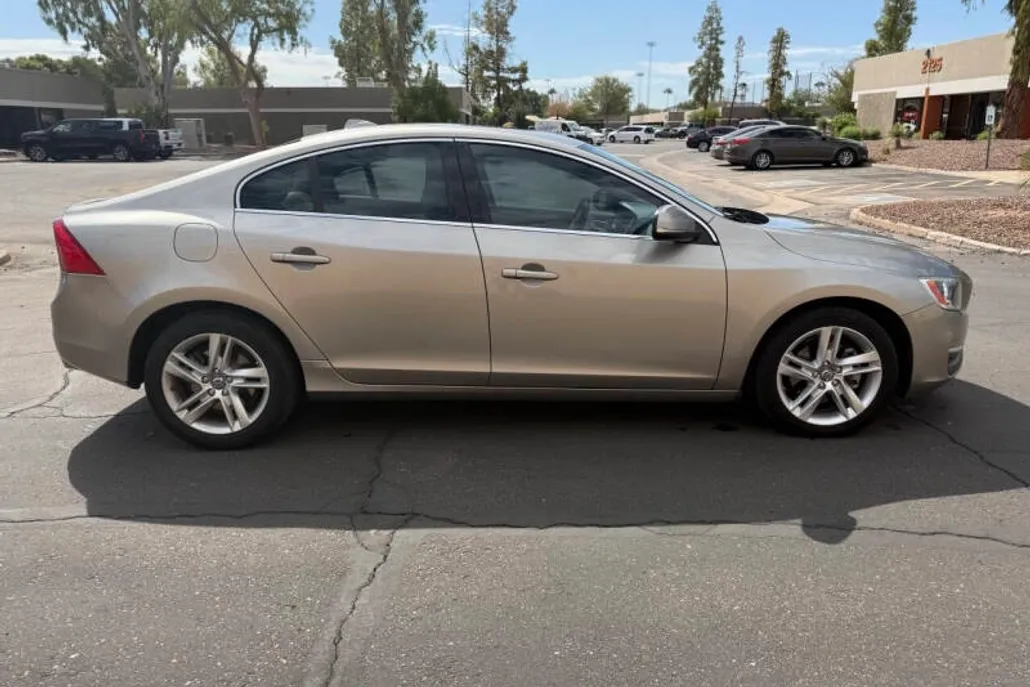 2015 Volvo S60 T5 Drive-E Premier photo 1