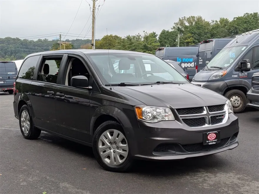 2019 Dodge Grand Caravan SE photo 1