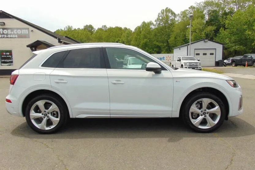 2022 Audi Q5 S line Premium Plus 45 TFSI photo 1