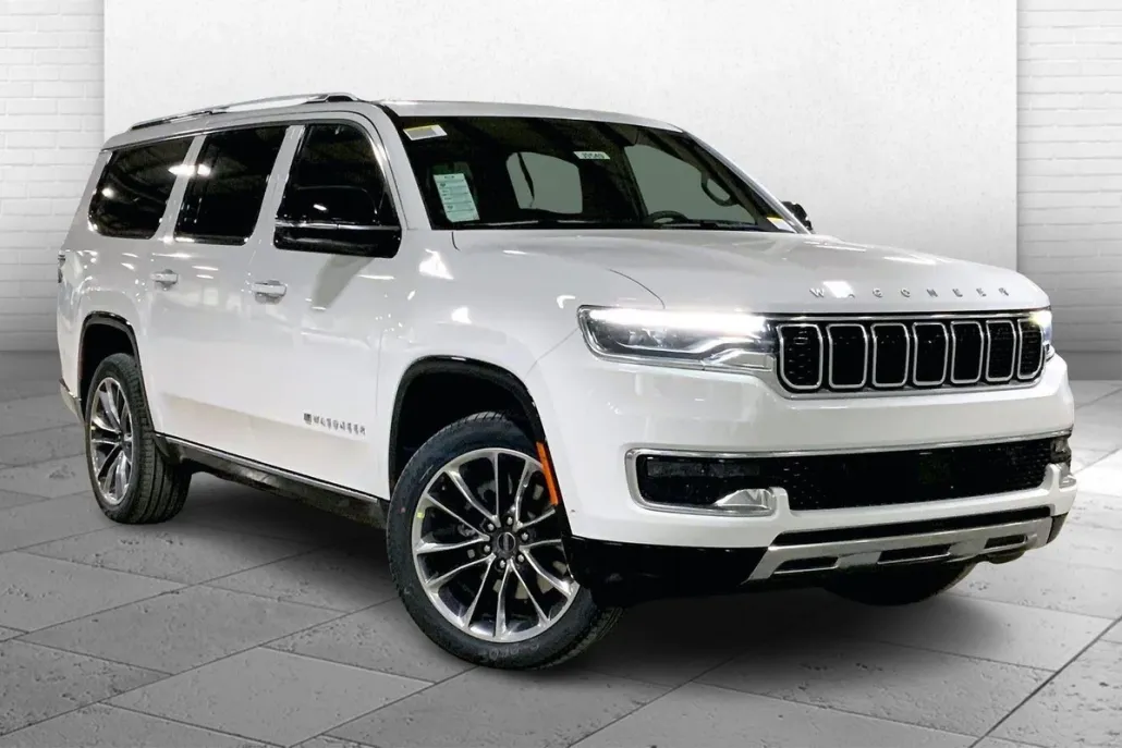 2025 Jeep Wagoneer L Series III photo 1