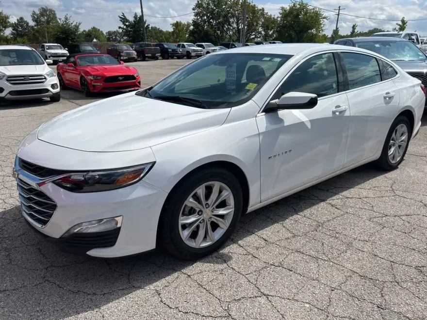 2024 Chevrolet Malibu 1LT photo 1