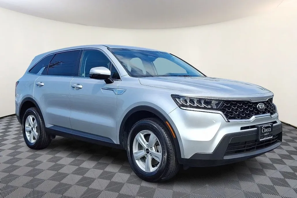 2021 Kia Sorento LX photo 1