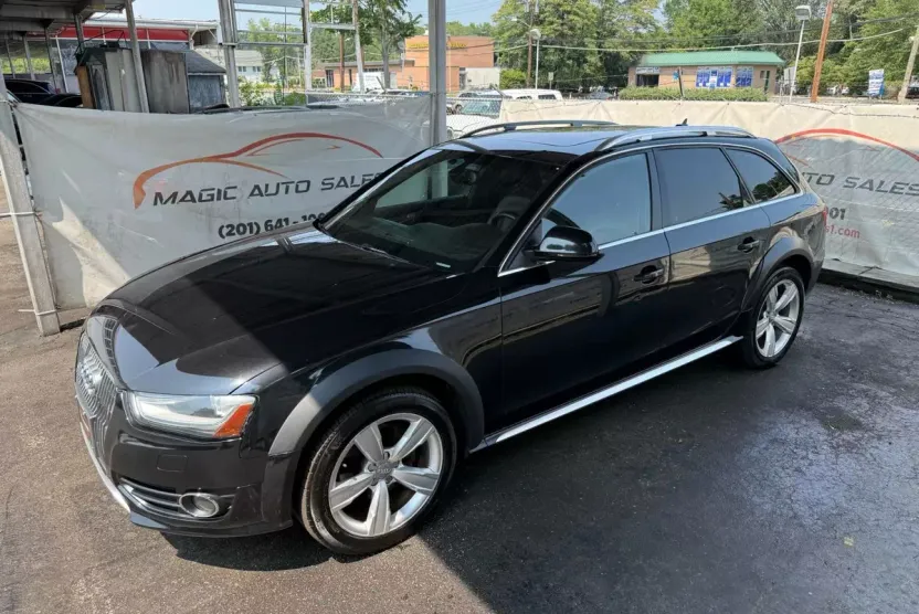 2013 Audi A4 Allroad Quattro Premium Plus photo 1