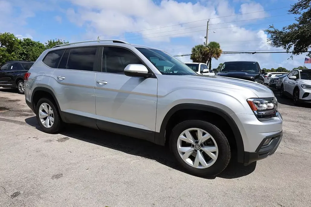 2018 Volkswagen Atlas V6 SE photo 1