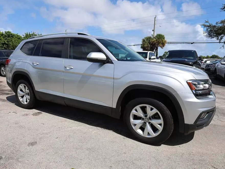 2018 Volkswagen Atlas V6 SE photo 1