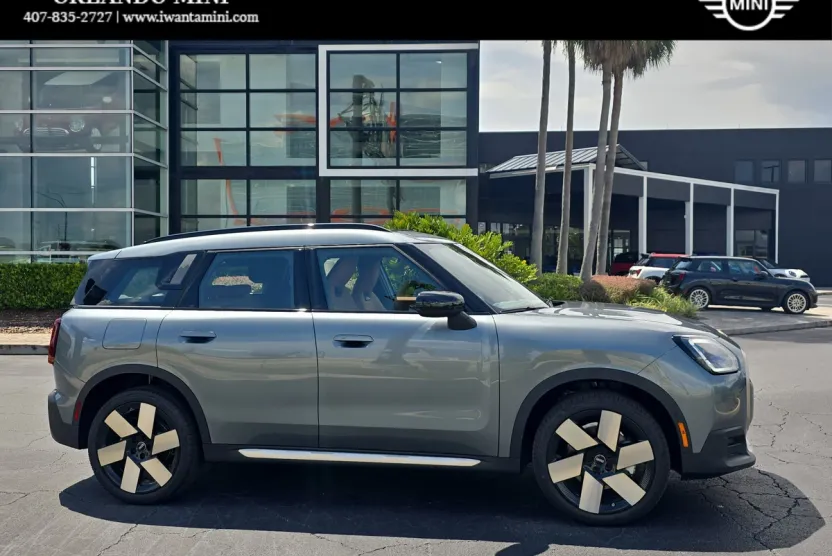 2025 Mini Countryman S ALL4 photo 1