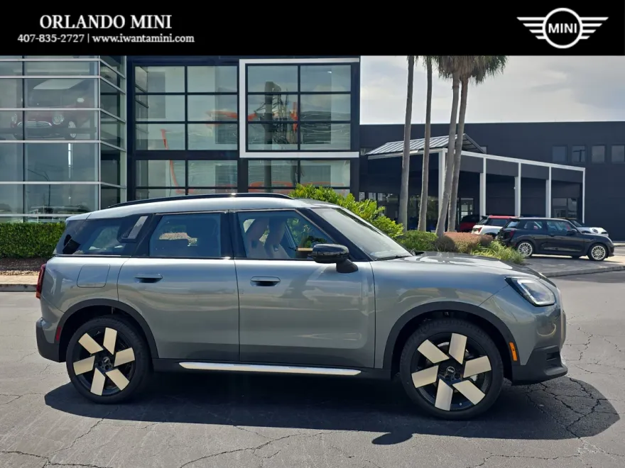 2025 Mini Countryman S ALL4 photo 1
