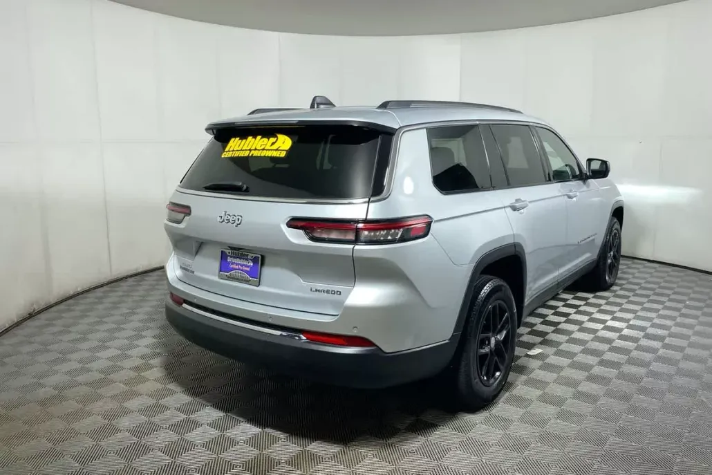 2023 Jeep Grand Cherokee Laredo photo 1