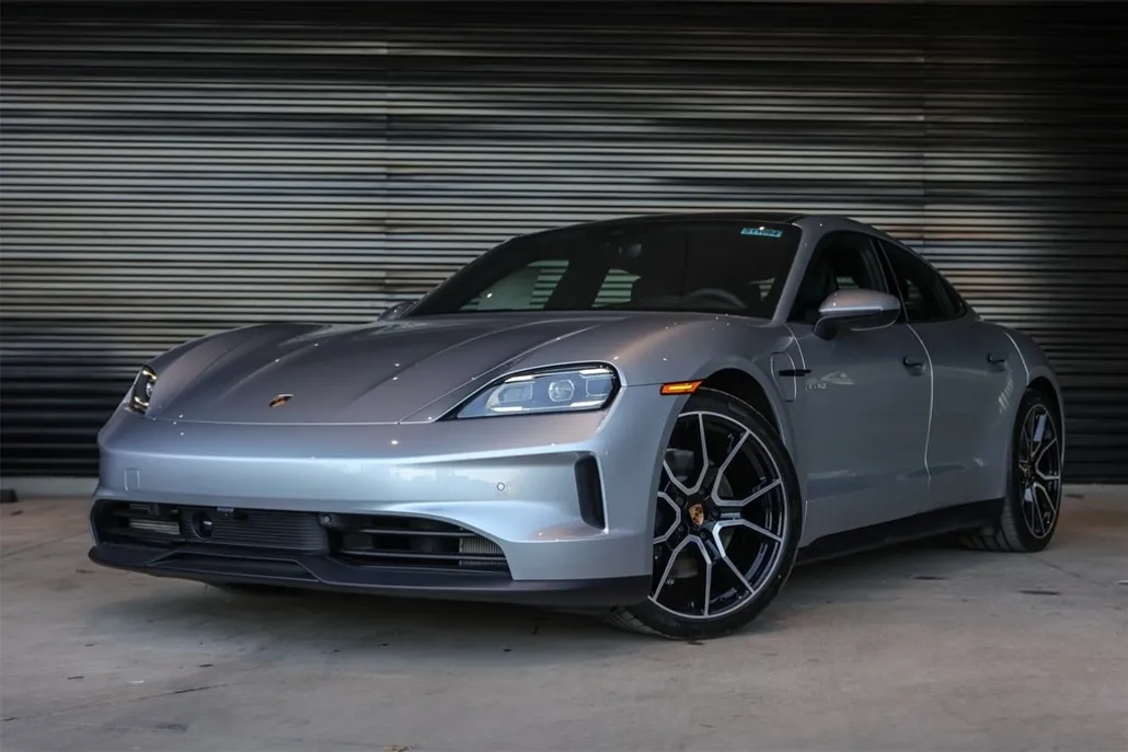2025 Porsche Taycan S photo 1