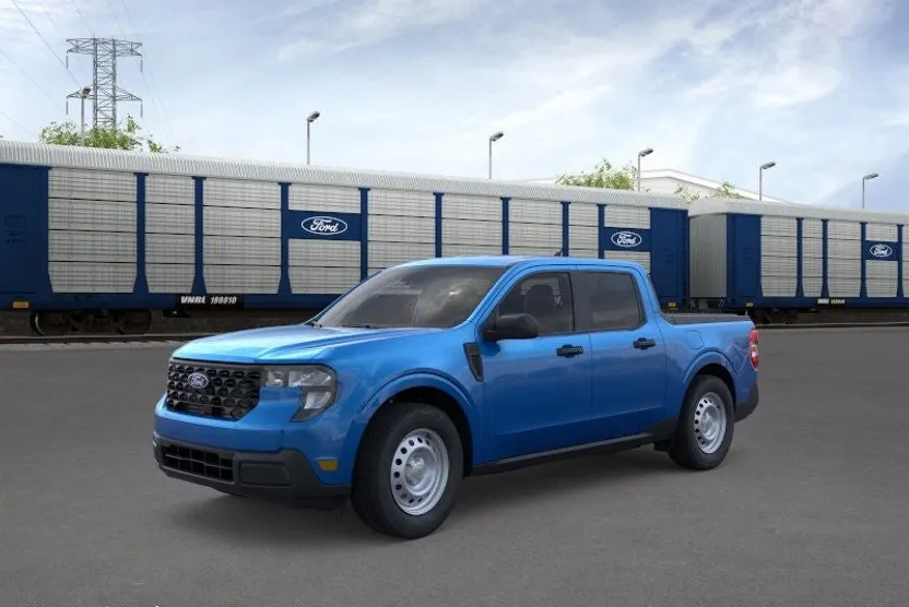 2025 Ford Maverick XL photo 1
