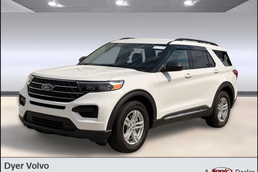 2023 Ford Explorer XLT photo 1