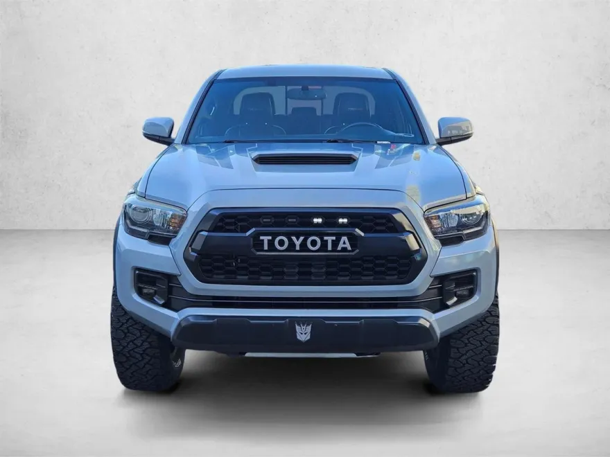 2017 Toyota Tacoma TRD Pro V6 photo 1