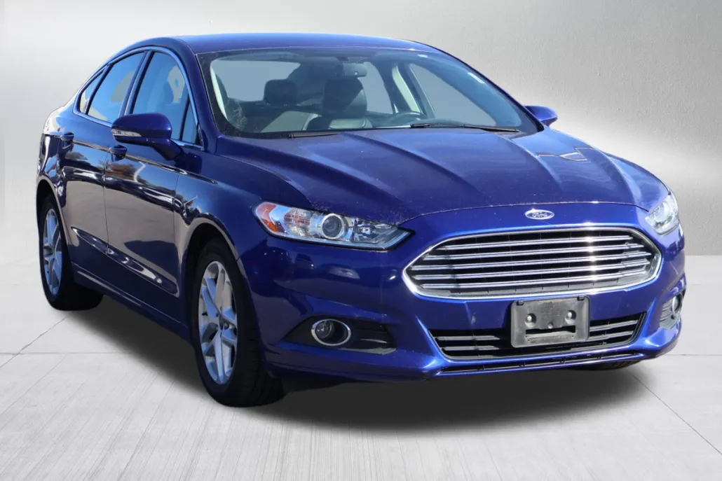 2016 Ford Fusion SE photo 1