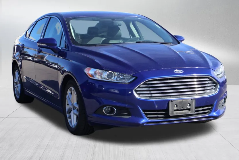 2016 Ford Fusion SE photo 1