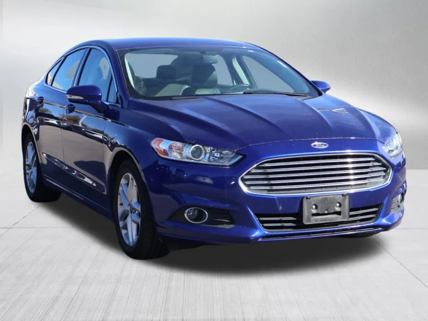 2016 Ford Fusion SE photo 1