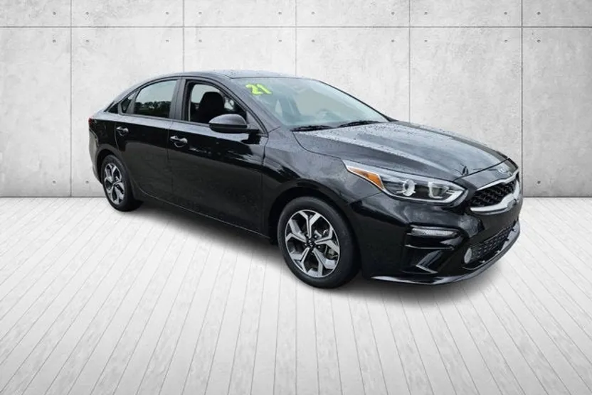2021 Kia Forte LXS photo 1