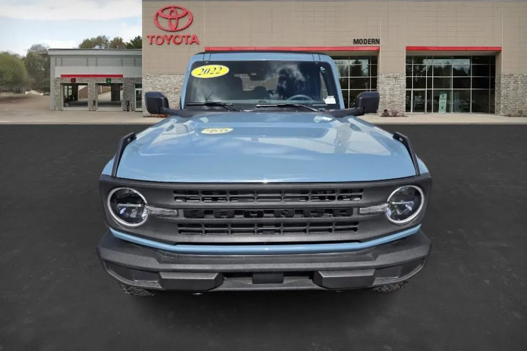 2022 Ford Bronco Base photo 1