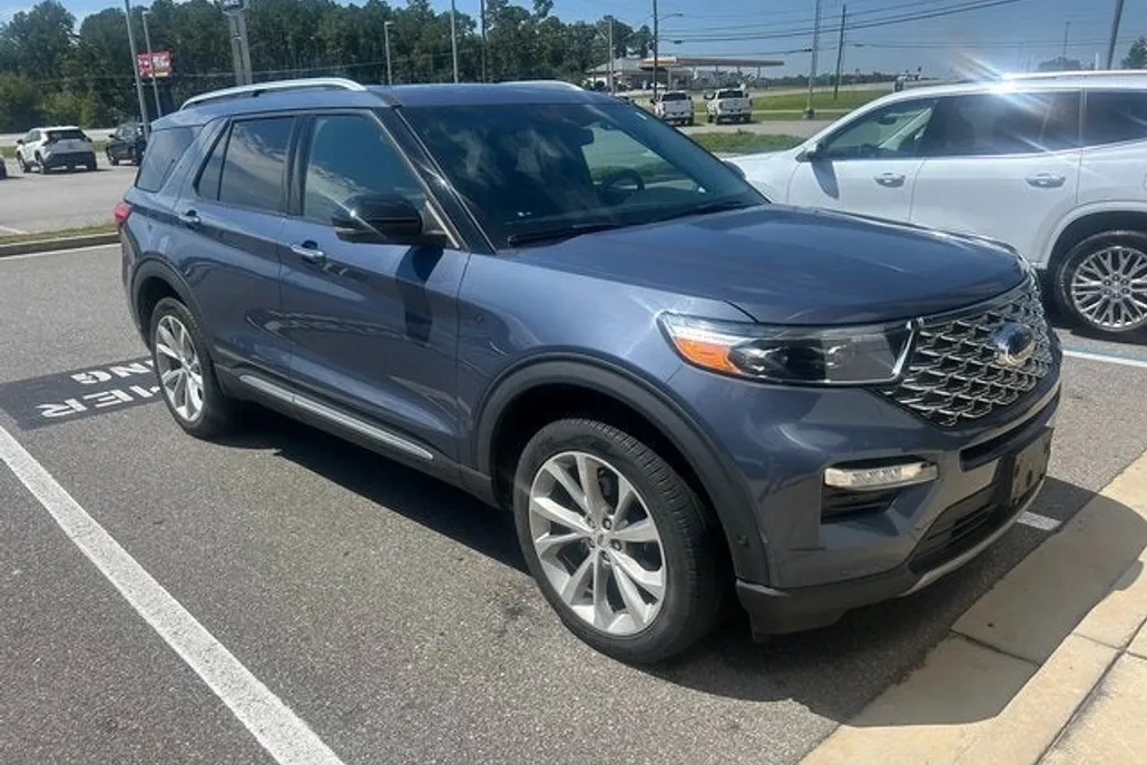 2021 Ford Explorer Platinum photo 1