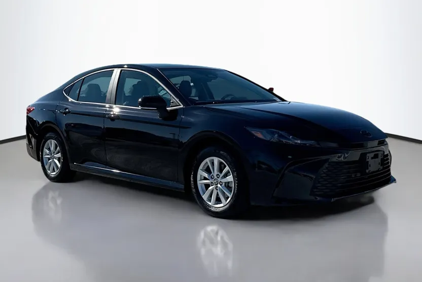 2025 Toyota Camry LE photo 1