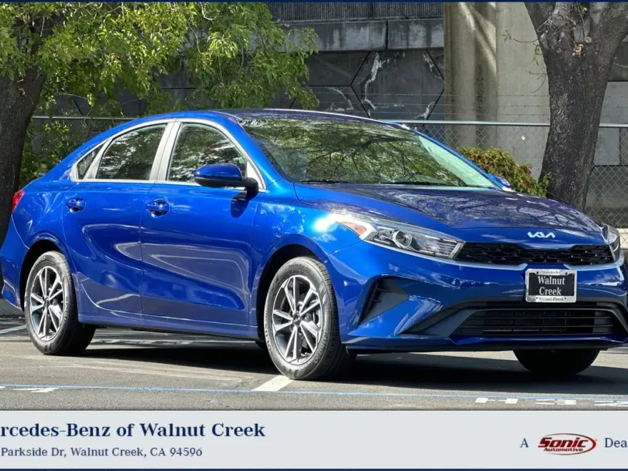 2022 Kia Forte LXS photo 1