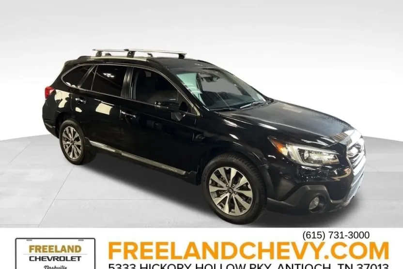 2019 Subaru Outback Touring photo 1