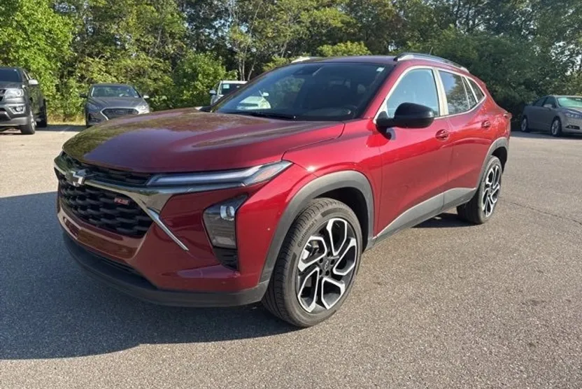 2024 Chevrolet Trax photo 1