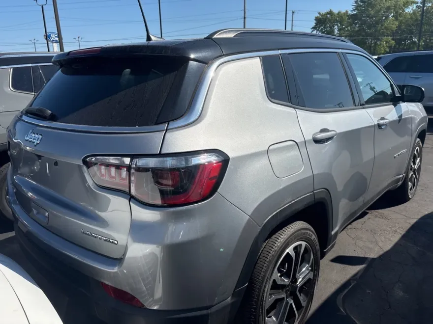 2022 Jeep Compass Limited photo 1