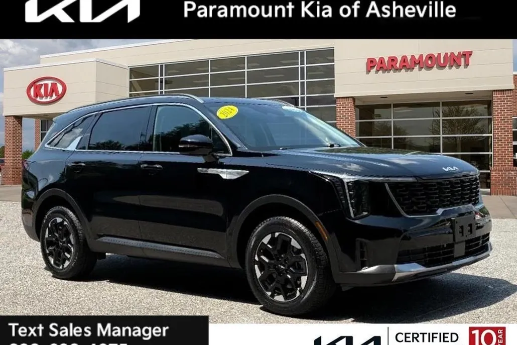 2024 Kia Sorento S photo 1