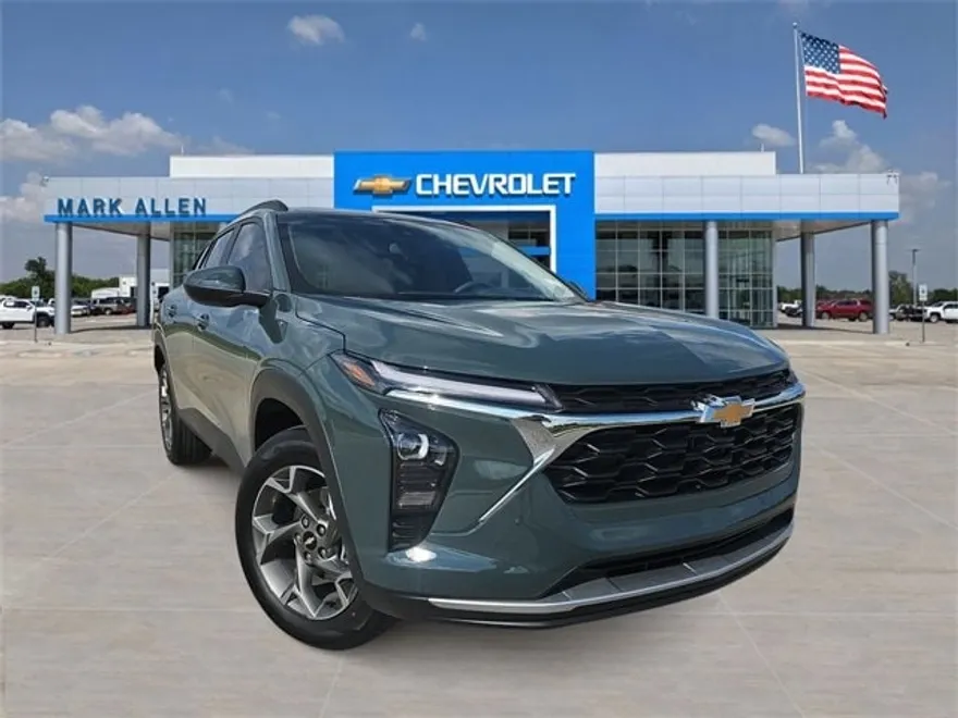 2026 Chevrolet Trax LT photo 1