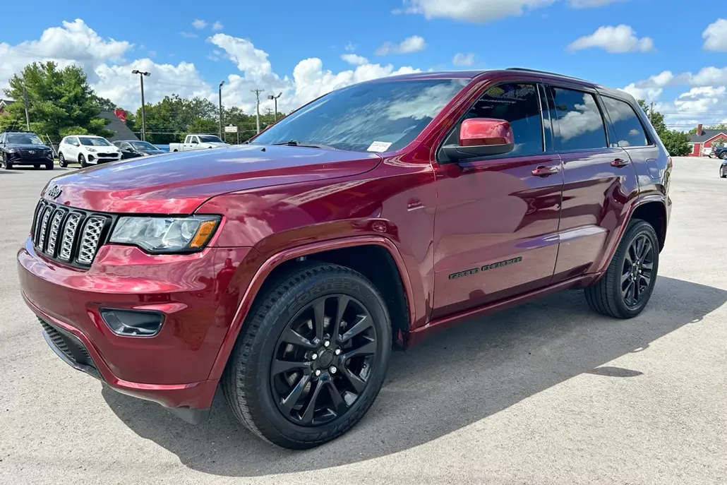 2019 Jeep Grand Cherokee Altitude photo 1