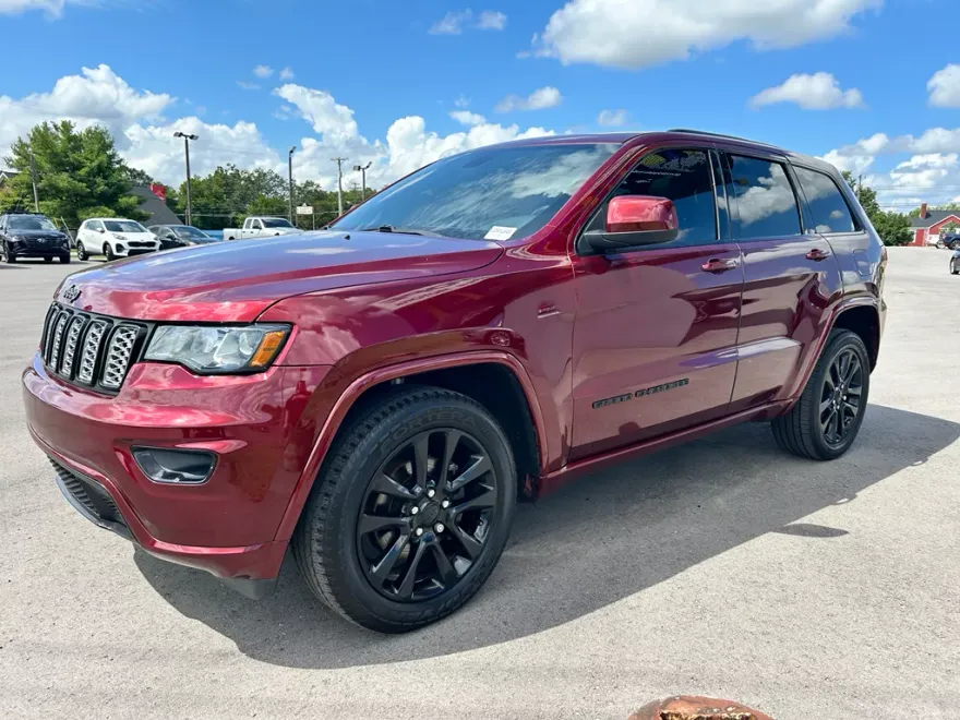 2019 Jeep Grand Cherokee Altitude photo 1
