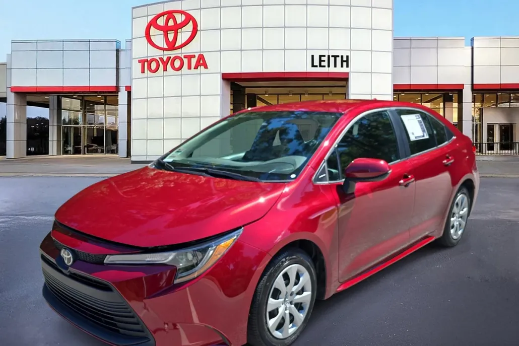 2024 Toyota Corolla LE photo 1