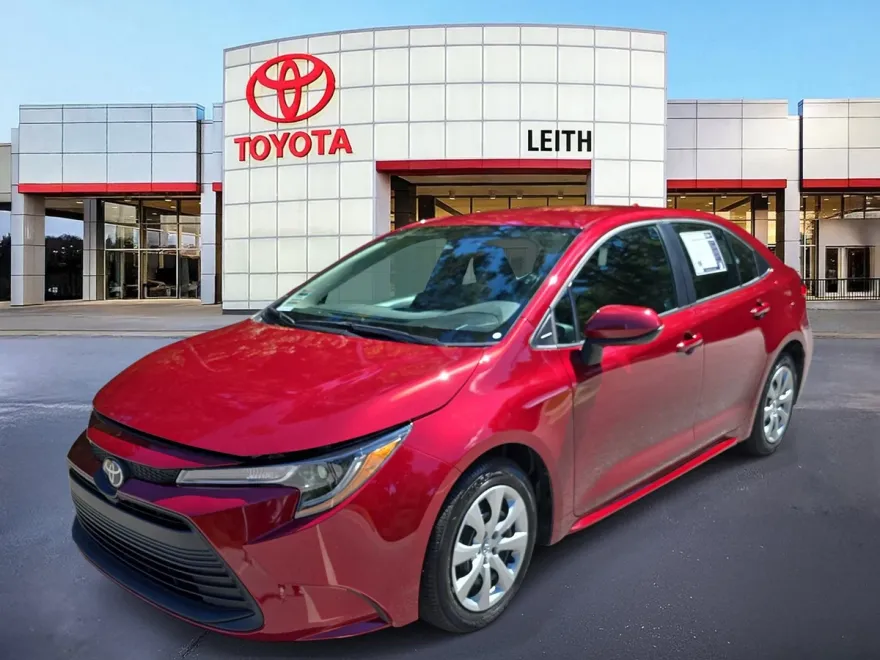 2024 Toyota Corolla LE photo 1