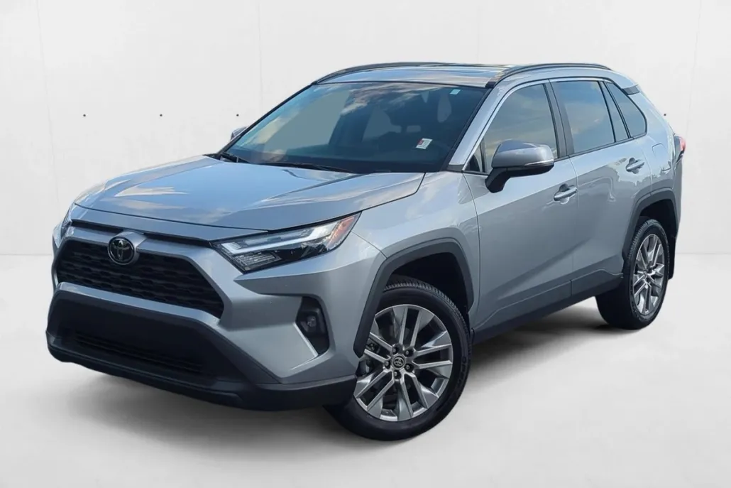 2024 Toyota RAV4 XLE Premium photo 1