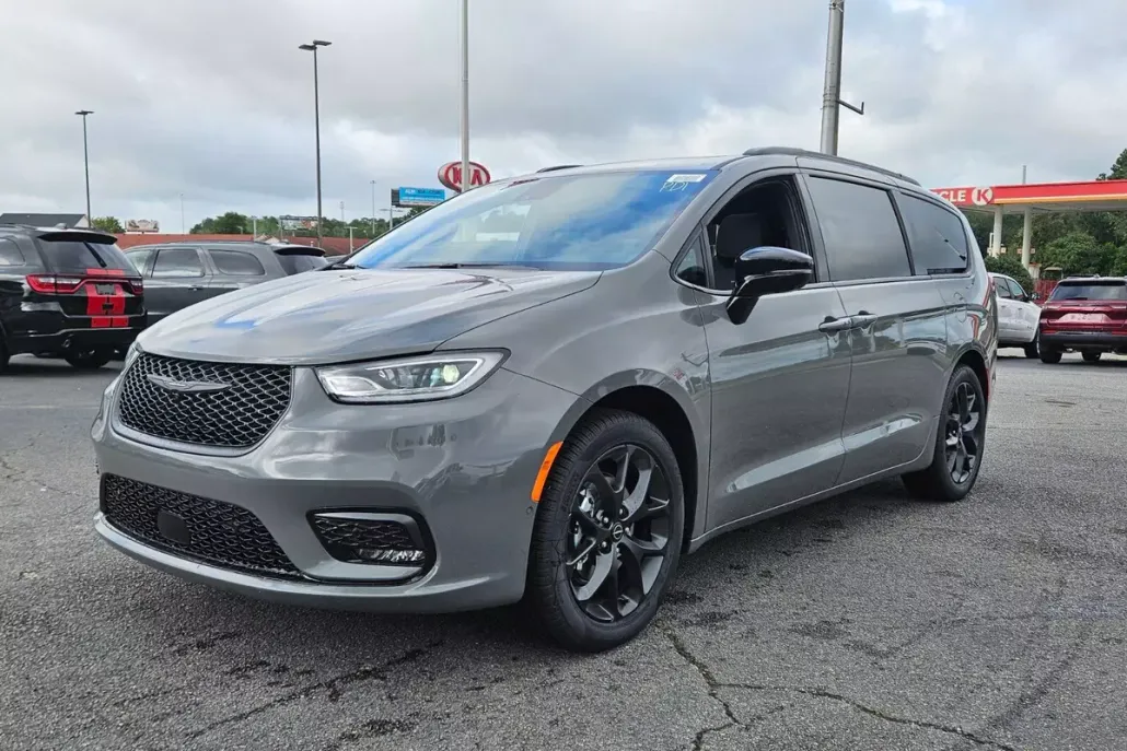 2025 Chrysler Pacifica Limited photo 1